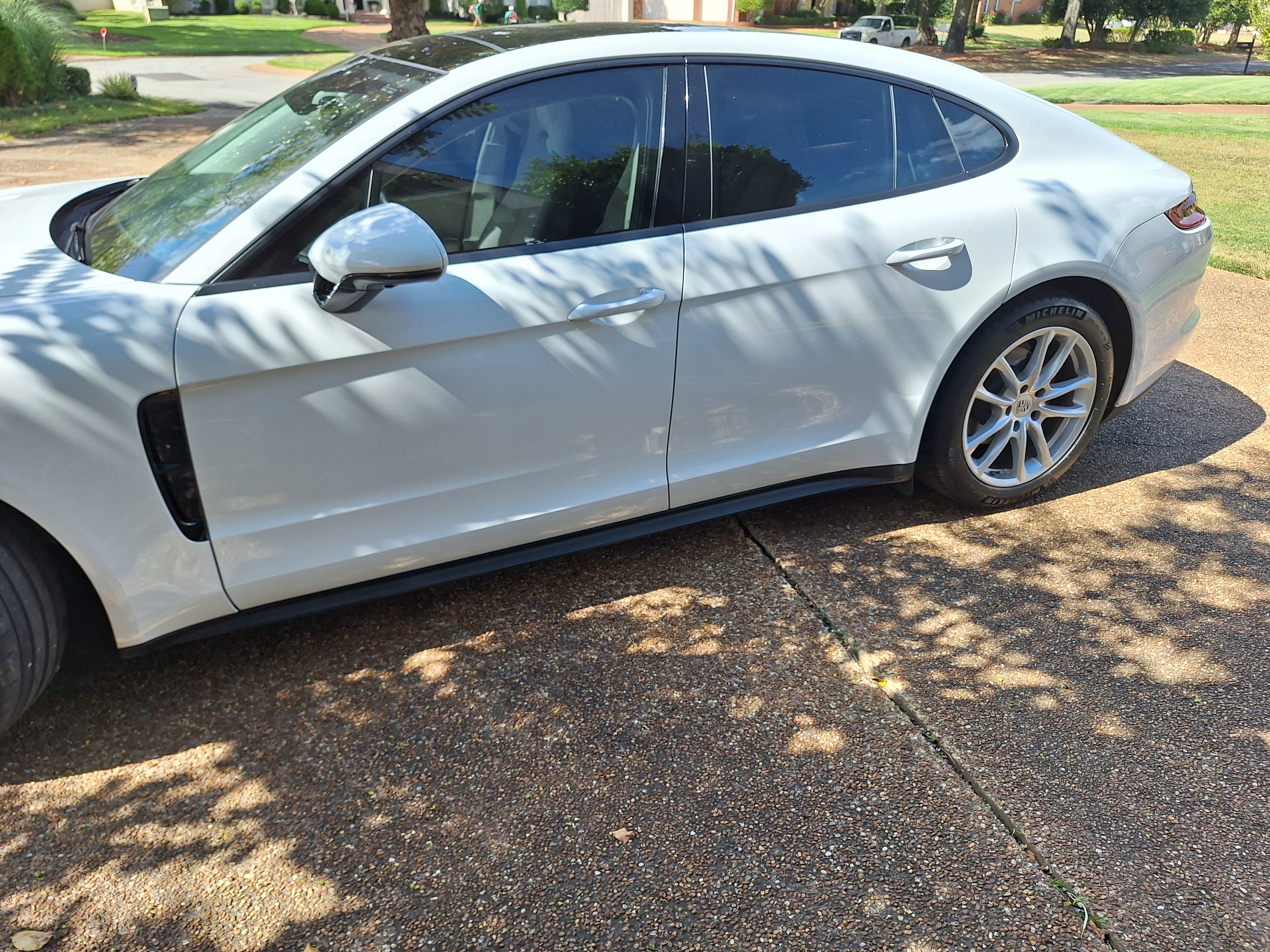 Used 2020 Porsche Panamera RWD image 17
