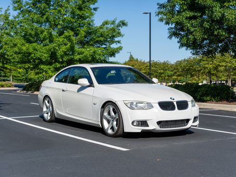 Used 2013 BMW 335i Coupe image 4