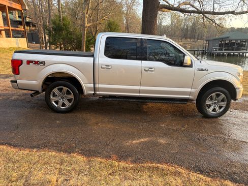 Used 2018 Ford F150 Lariat image 1