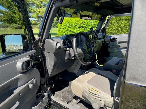 Used 2010 Jeep Wrangler Sport image 12