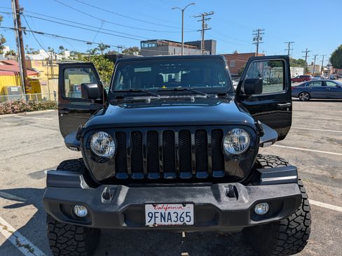 Used 2023 Jeep Wrangler Sport image 10
