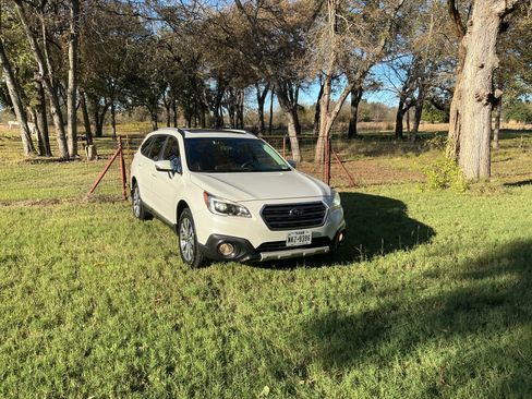 Used 2017 Subaru Outback 2.5i Touring image 15