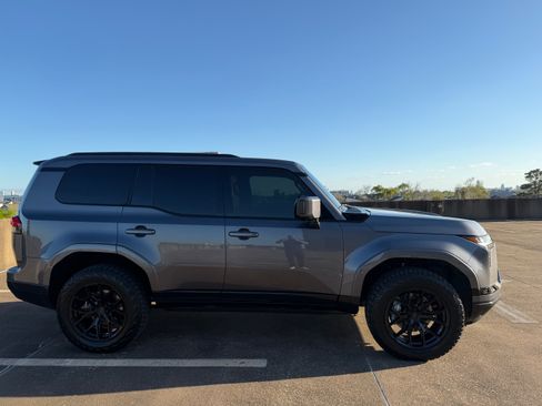 Used 2026 Lexus GX 550 w/ Accessory Package (2T) image 5