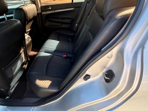Used 2012 INFINITI G37 Journey w/ Premium Pkg image 9