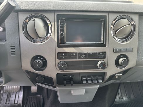 Used 2012 Ford F350 XLT w/ XLT Premium Pkg image 17