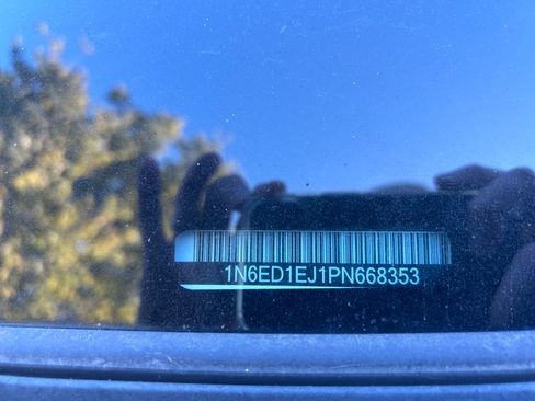 Used 2023 Nissan Frontier SV image 28