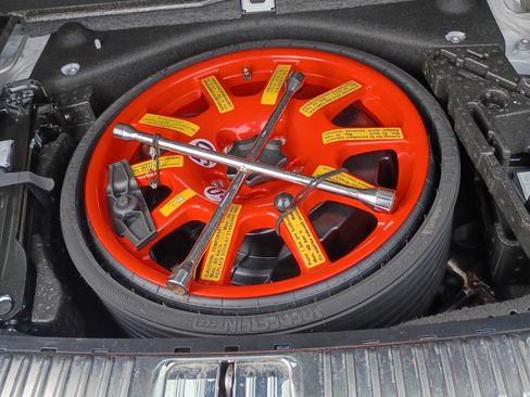 Used 2016 Porsche Cayenne S image 12