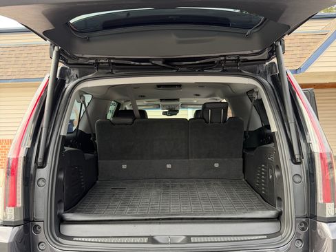 Used 2015 Cadillac Escalade ESV Luxury image 9