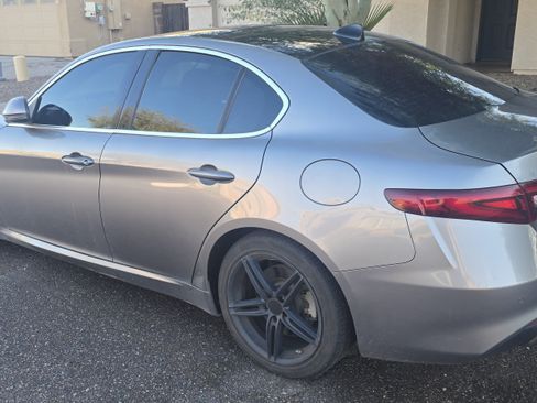 Used 2018 Alfa Romeo Giulia image 6