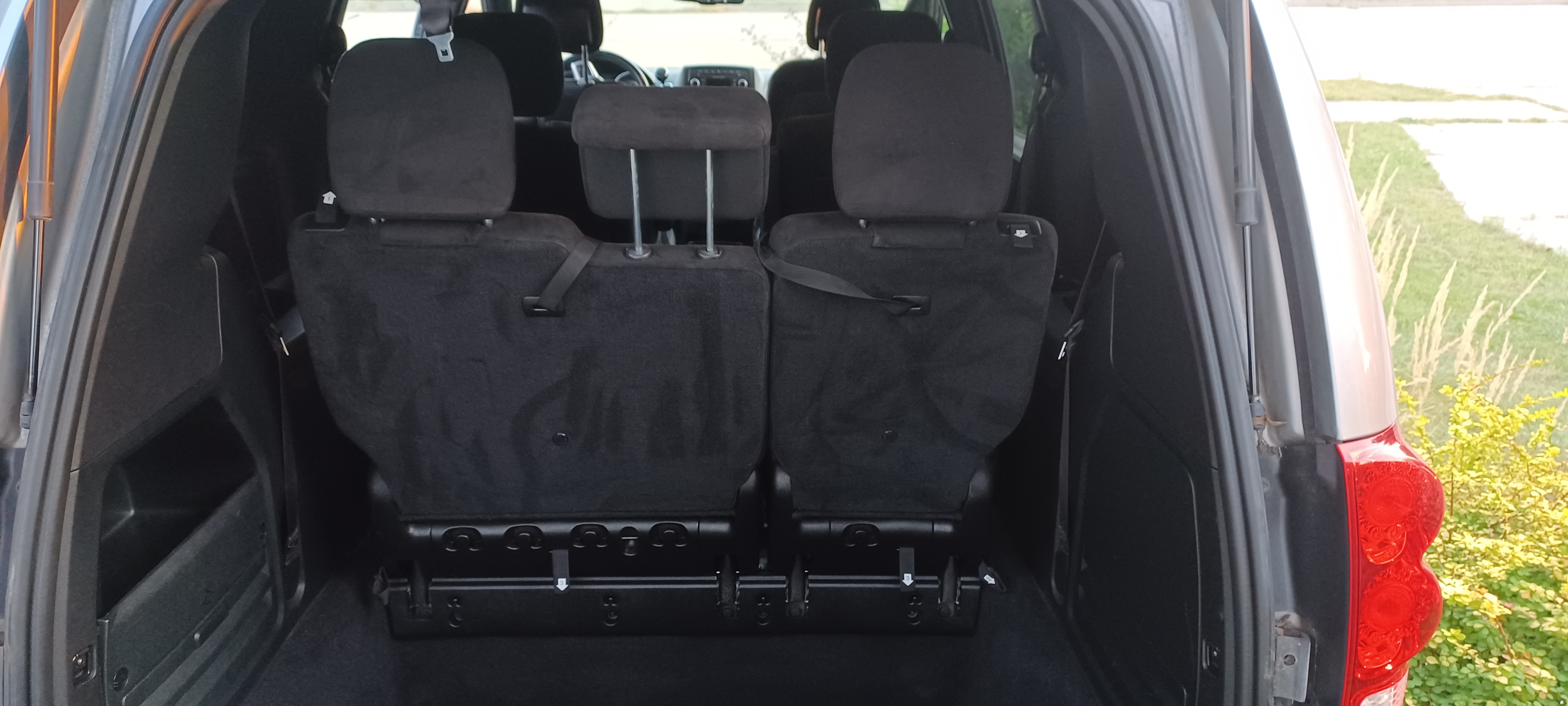 Used 2015 Dodge Grand Caravan SE w/ Quick Order Package 29E SE FWD image 16
