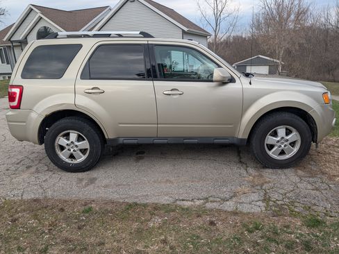 Used 2012 Ford Escape Limited image 9