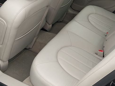 Used 2011 Buick Lucerne CXL image 8