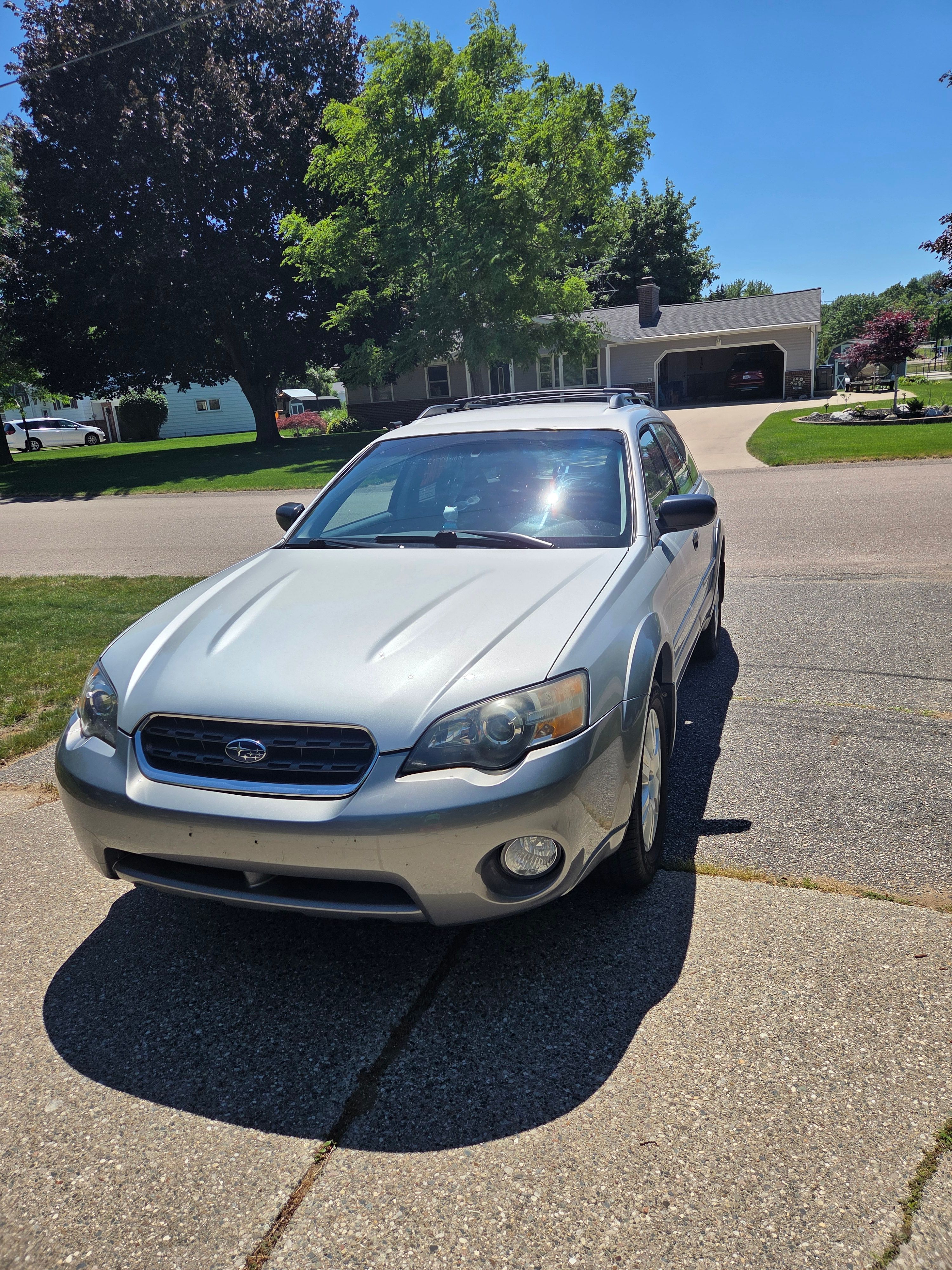 Used 2005 Subaru Outback 2.5i AWD/4WD image 2