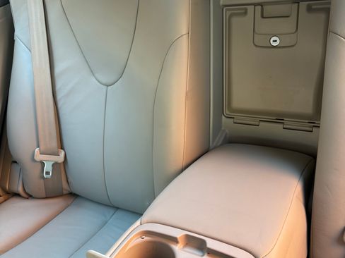 Used 2011 Toyota Camry XLE image 8