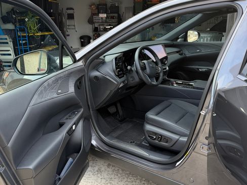 Used 2026 Lexus RX 450h AWD w/ Convenience Package image 6