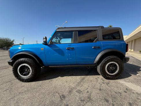 Used 2023 Ford Bronco Badlands image 5