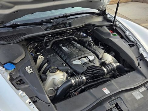 Used 2011 Porsche Cayenne Turbo image 14
