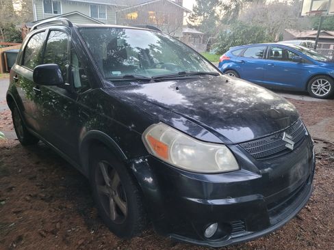 Used 2008 Suzuki SX4 AWD Hatchback w/ Touring Pkg image 4