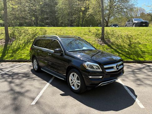 Used 2015 Mercedes-Benz GL 320 BlueTEC 4MATIC image 4