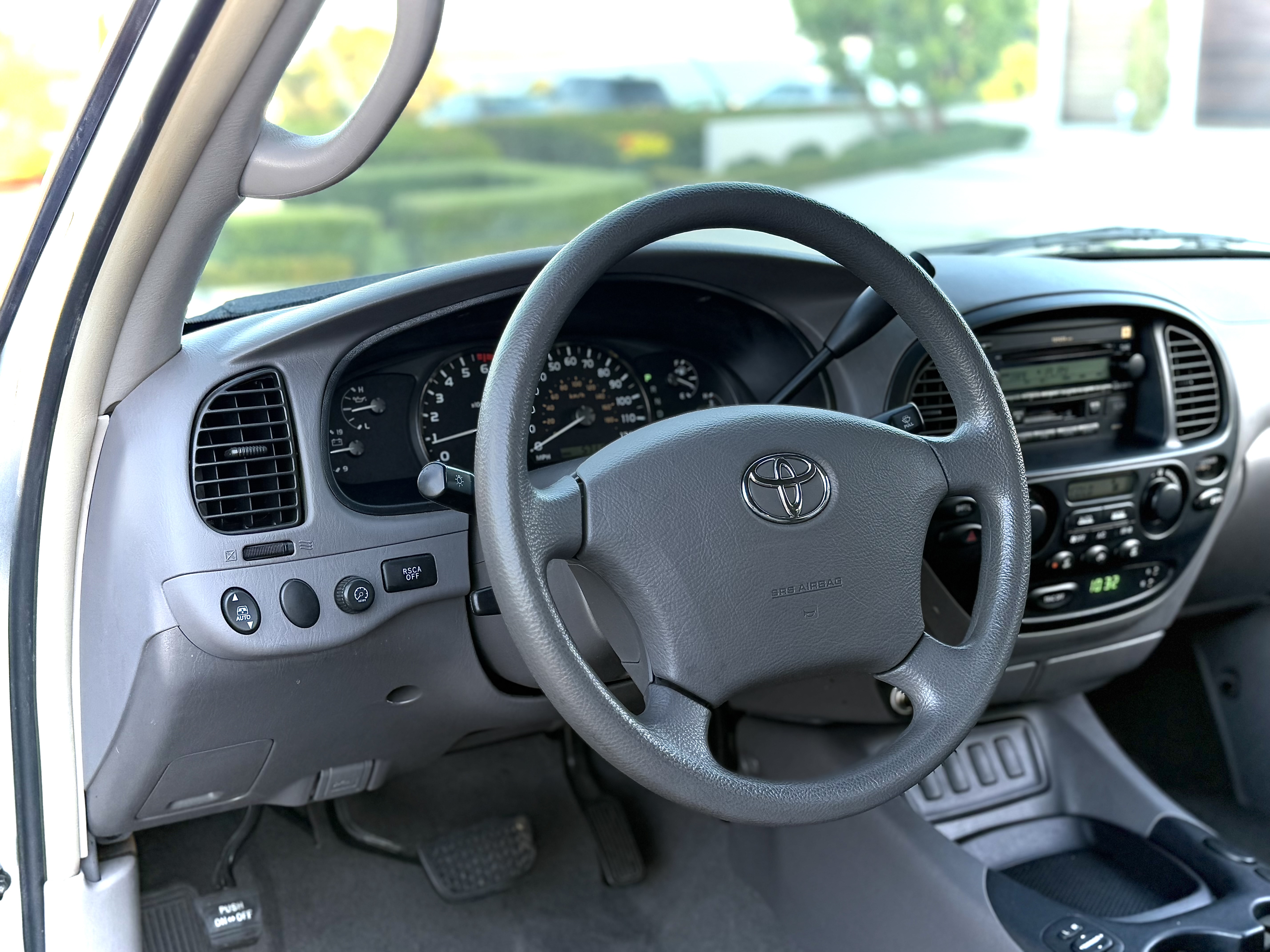 Used 2007 Toyota Sequoia SR5 w/ Towing Pkg RWD image 28