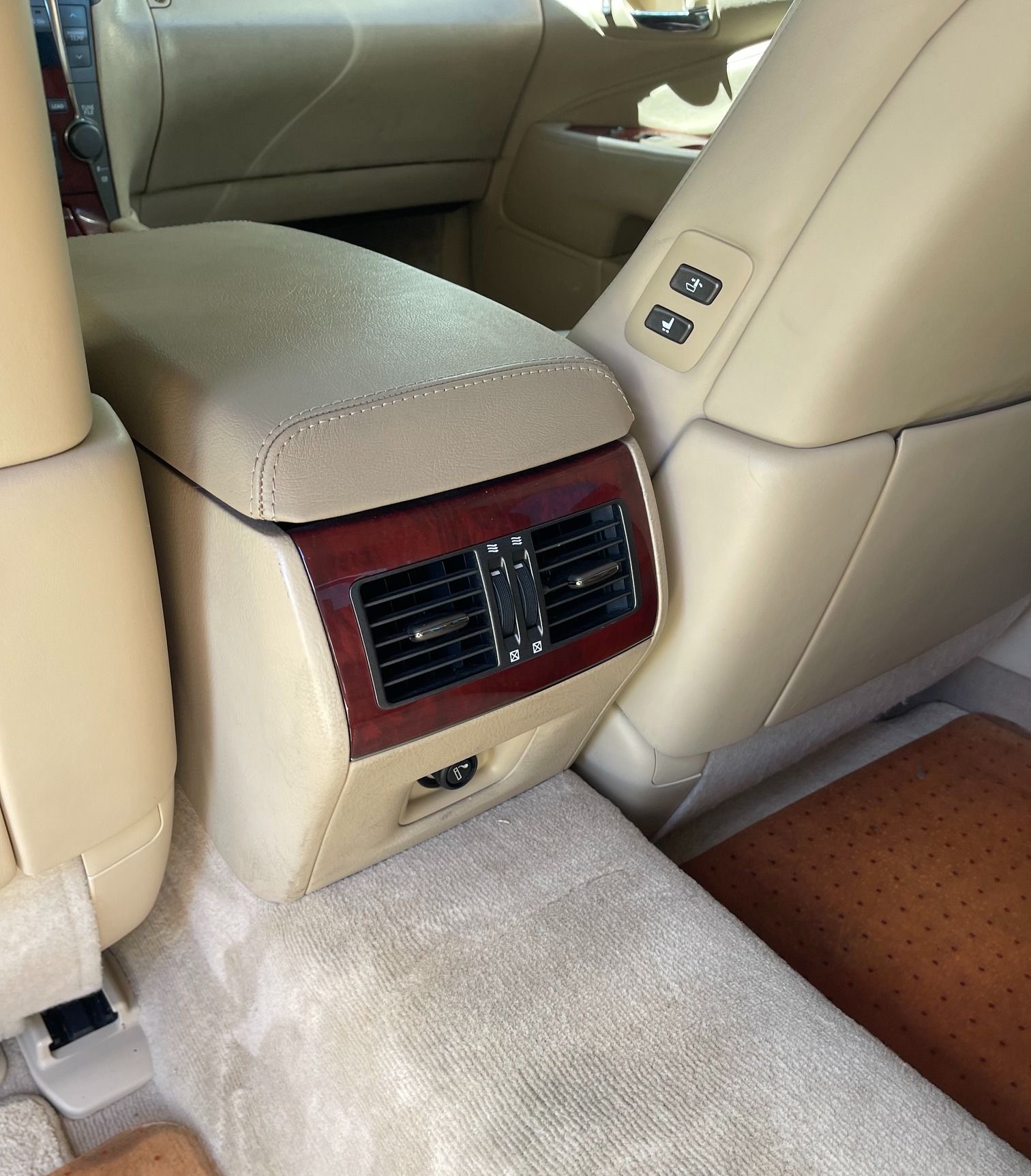 Used 2008 Lexus LS 460 L RWD image 9