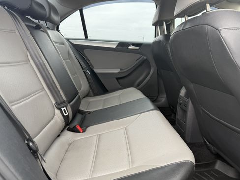 Used 2013 Volkswagen Jetta SEL Premium image 27