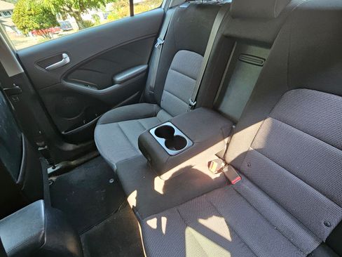 Used 2017 Kia Forte LX image 8