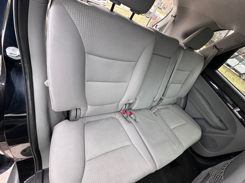 Used 2011 Kia Sorento LX w/ Convenience Pkg image 8