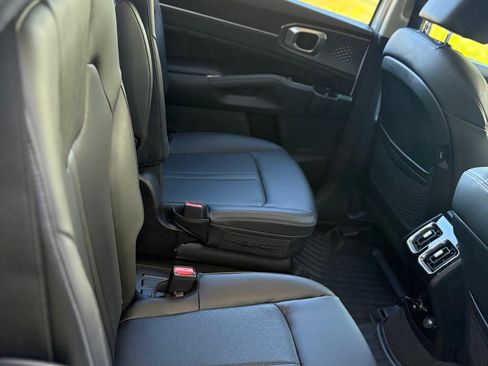 Used 2023 Kia Sorento SX image 15