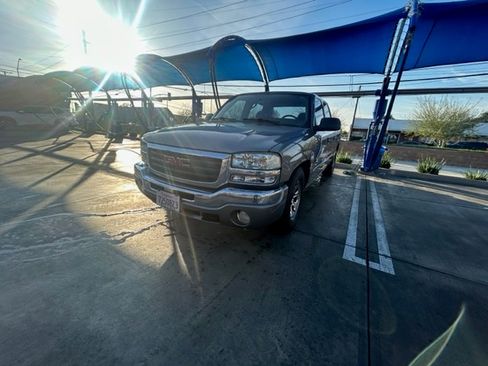 Used 2006 GMC Sierra 1500 SL image 9