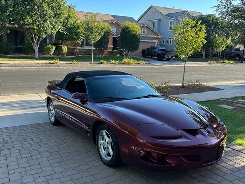 Used 2001 Pontiac Firebird Convertible 2D image 2