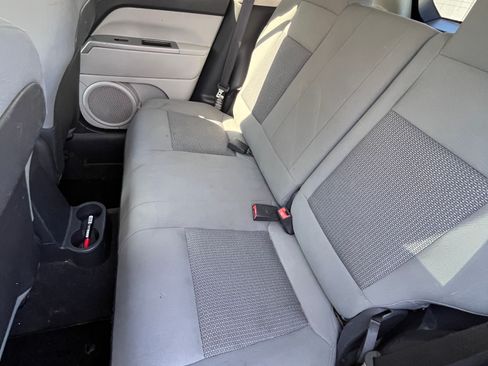 Used 2007 Jeep Compass Sport image 9