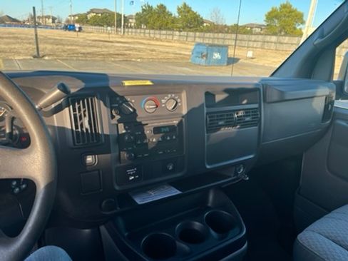 Used 2007 Chevrolet Express 3500 Extended Passenger w/ LT Preferred Equipment Group image 10