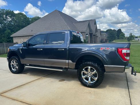 Used 2022 Ford F150 Lariat image 2