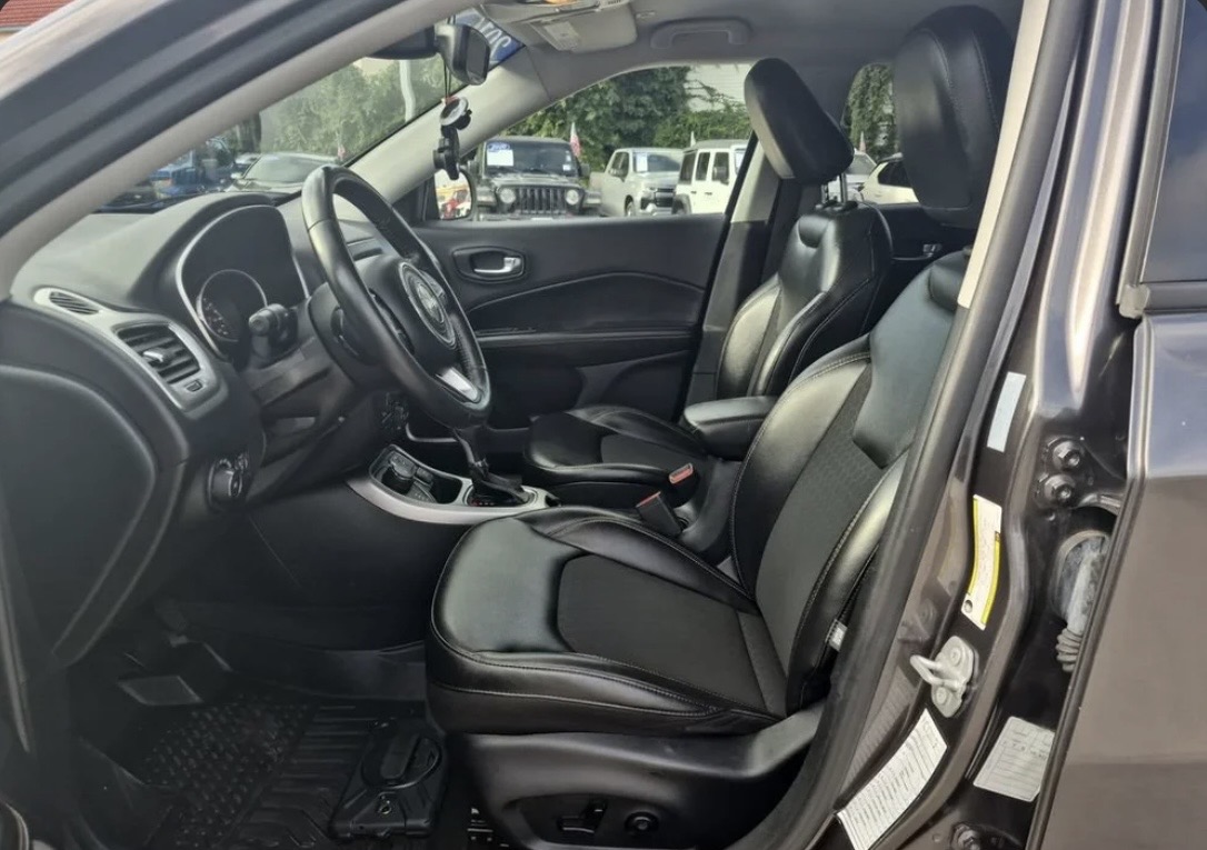 Used 2018 Jeep Compass Limited w/ Navigation Group AWD/4WD image 6
