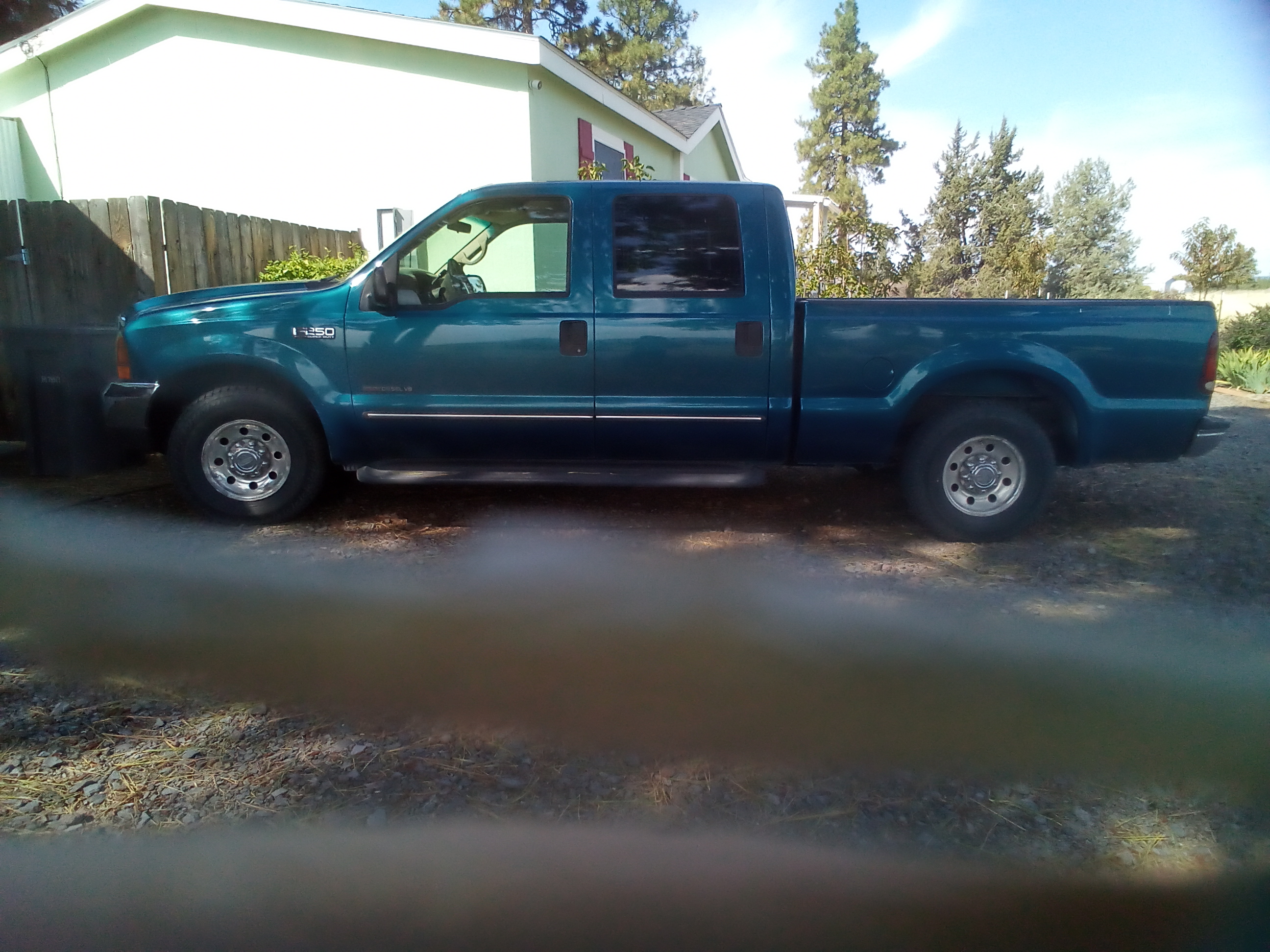 Used 2000 Ford F250 2WD Crew Cab Super Duty image 1