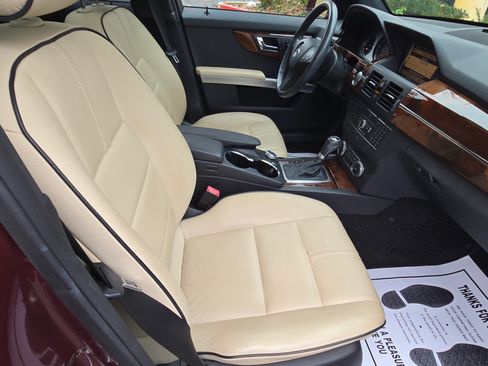 Used 2011 Mercedes-Benz GLK 350 4MATIC image 12