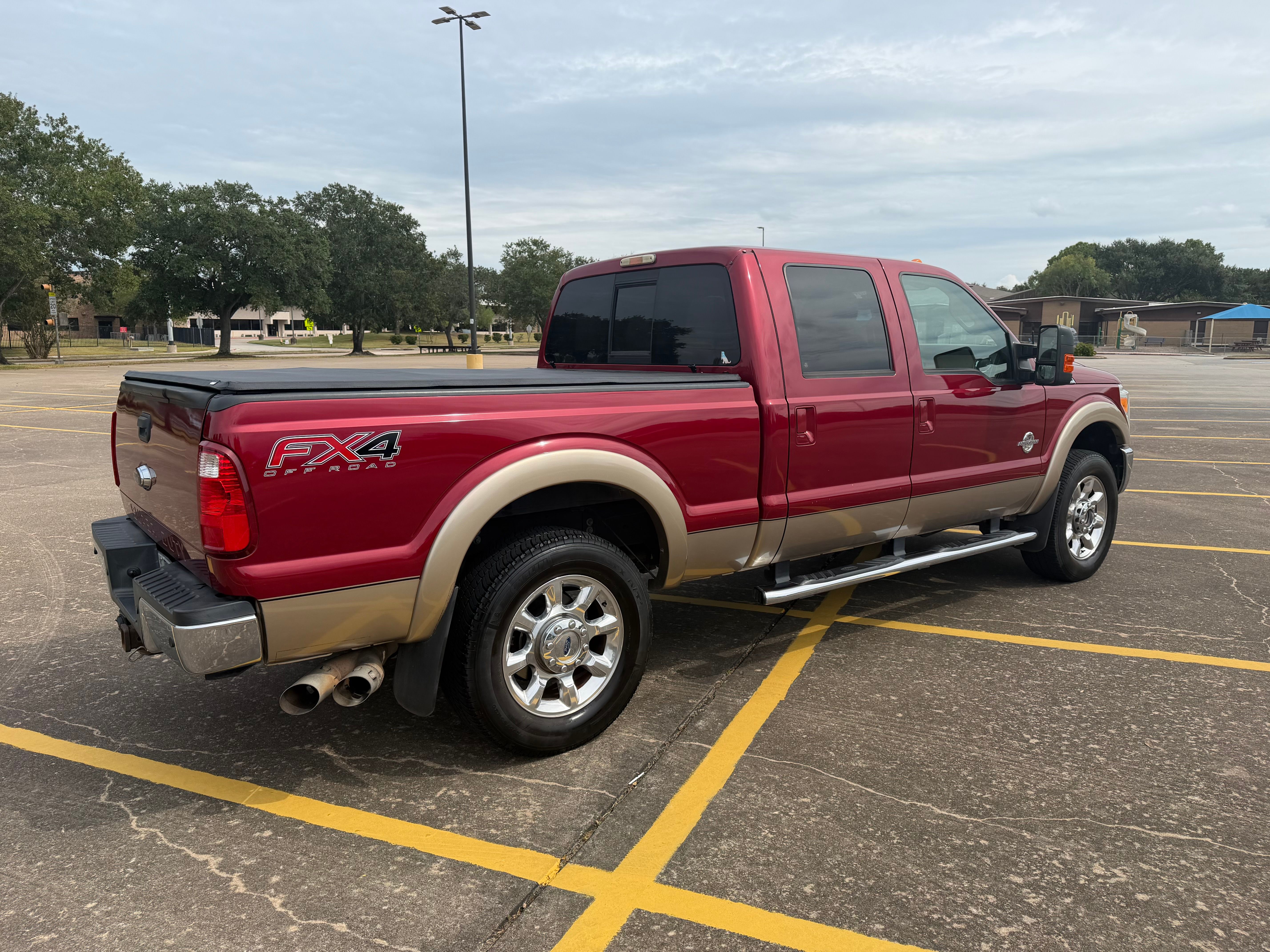 Used 2014 Ford F250 Lariat w/ Lariat Interior Package AWD/4WD image 6