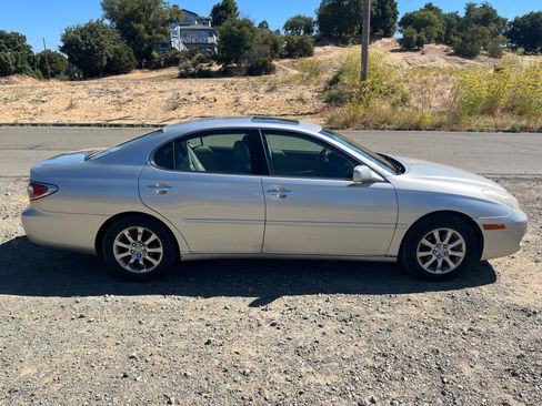 Used 2003 Lexus ES 330 FWD image 11