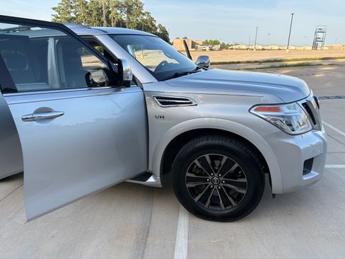 Used 2019 Nissan Armada Platinum w/ Captain's Chairs Package RWD image 9