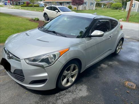 Used 2013 Hyundai Veloster FWD image 5