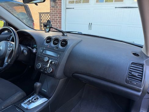 Used 2010 Nissan Altima 2.5 S w/ Convenience Pkg image 4