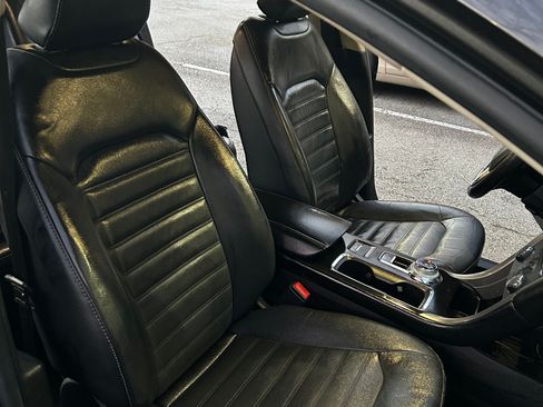 Used 2018 Ford Fusion SE image 13