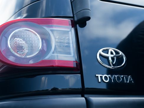 Used 2014 Toyota FJ Cruiser 4WD w/ Upgrade Package image 13