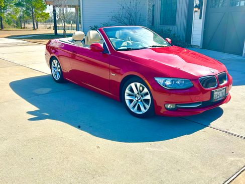Used 2012 BMW 328i Convertible image 1