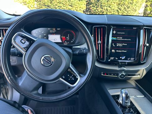 Used 2018 Volvo XC60 T8 Inscription w/ Advanced Package image 10
