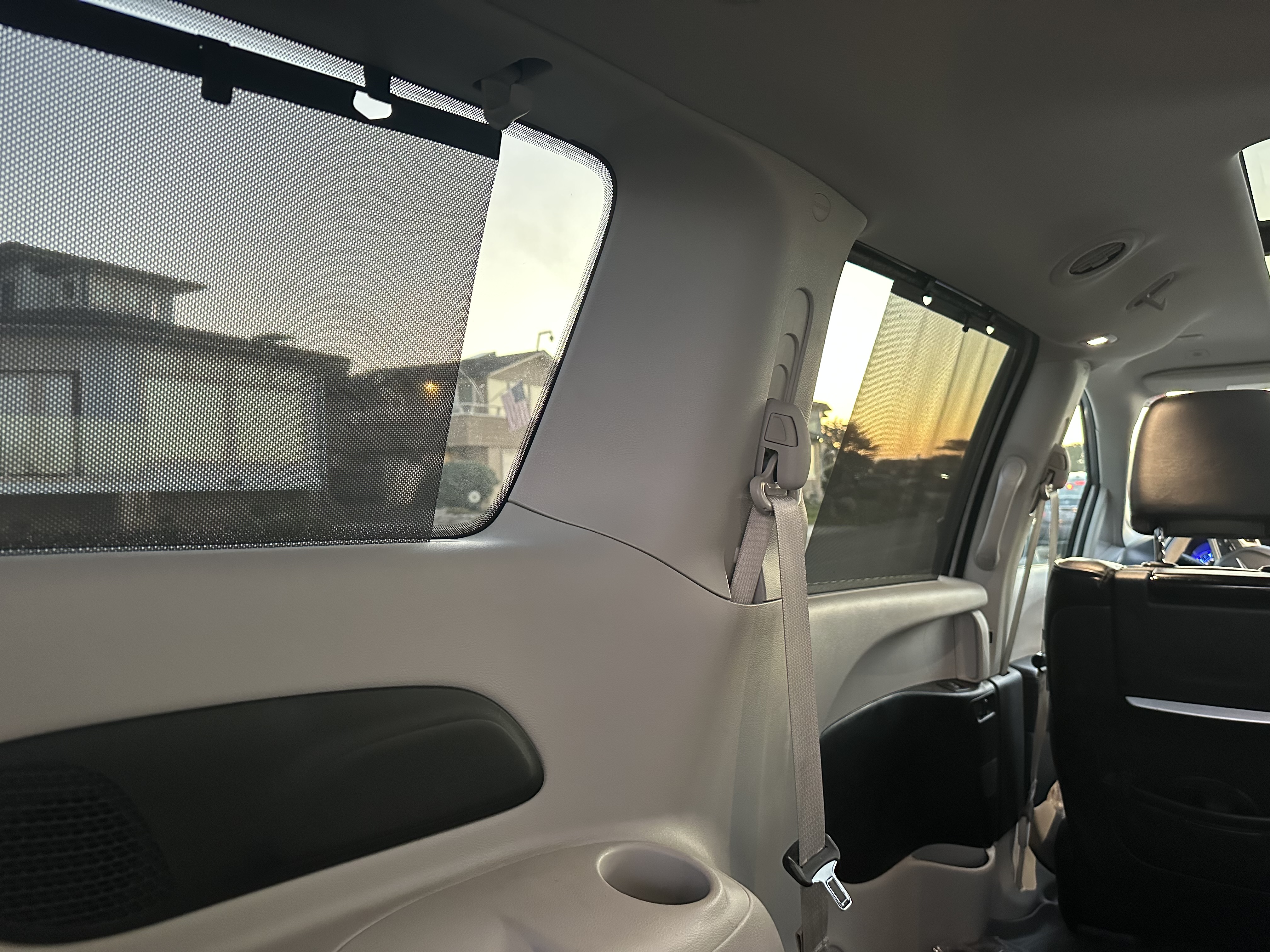 Used 2018 Chrysler Pacifica Limited w/ Advanced Safetytec Group FWD image 14