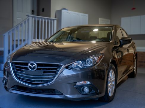 Used 2016 MAZDA MAZDA3 i Touring image 1
