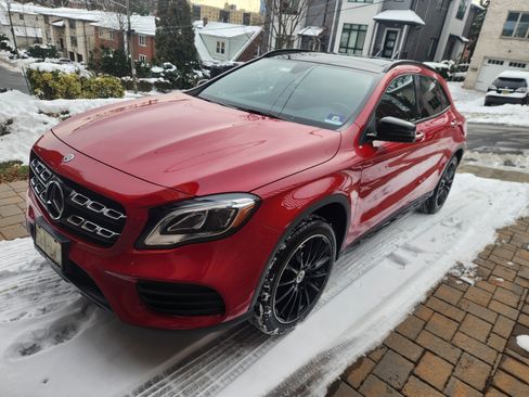 Used 2020 Mercedes-Benz GLA 250 4MATIC image 4
