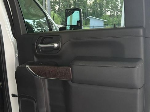 Used 2023 GMC Sierra 3500 Denali w/ Denali Ultimate Package AWD/4WD image 7